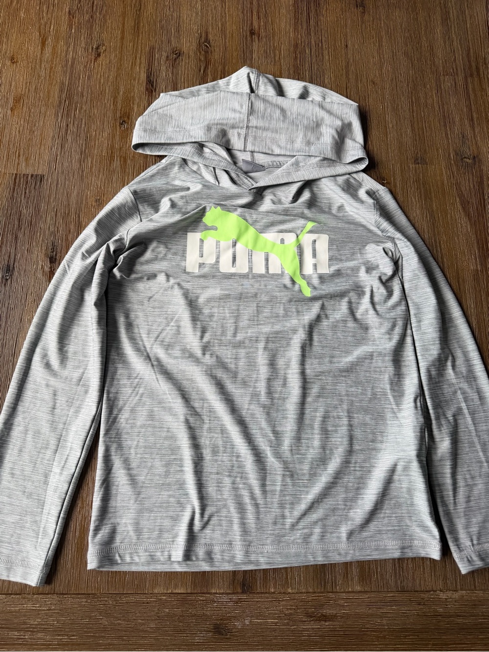 3/24$ Puma Kids Grey Thin Quick Dry Hoodie with Neon Green Logo size M (7-8)